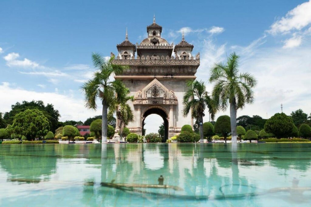 Du lịch Lào