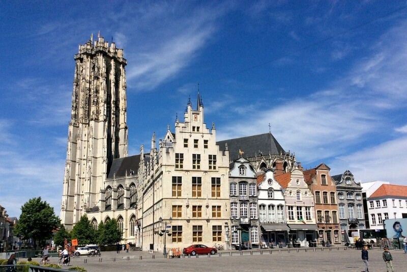 Nhà thờ Onze-Lieve-Vrouwe Kathedraal ở Antwerp